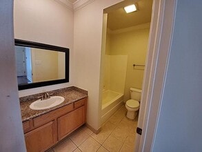 710 E Boyd Dr, Unit 306 in Baton Rouge, LA - Foto de edificio - Building Photo