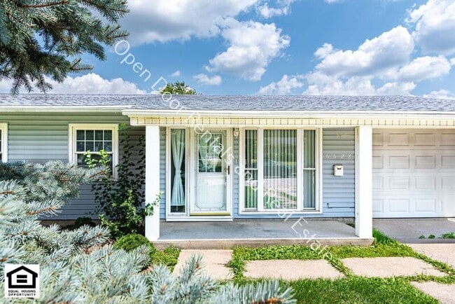 6628 Redbud Dr in Fort Wayne, IN - Building Photo - Building Photo