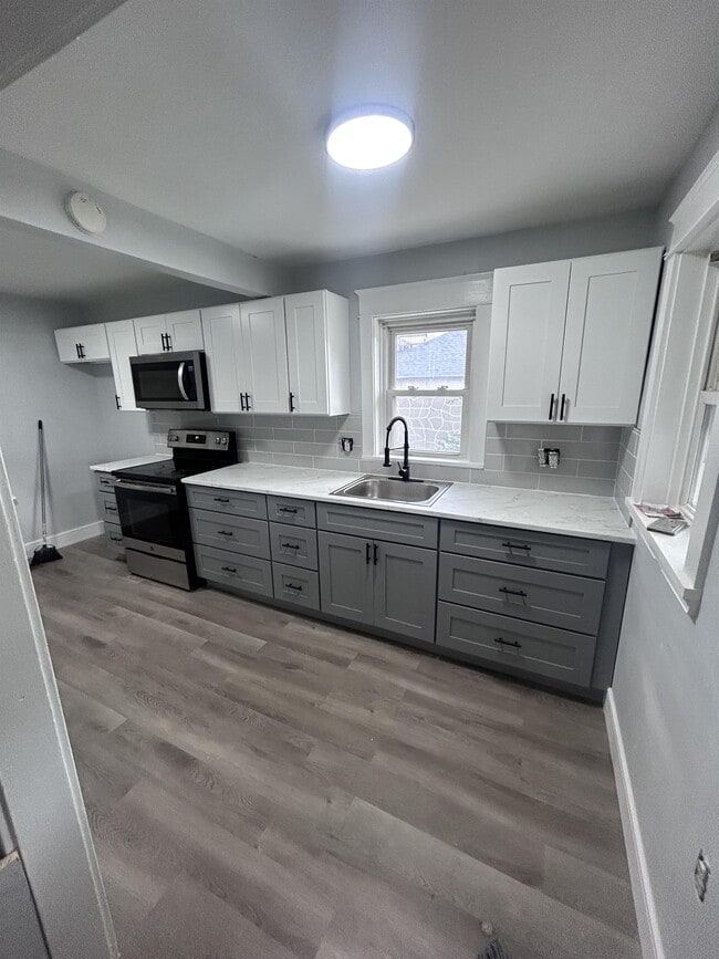 property at 1400 Beaumont Ave