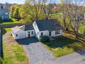 96 Jo Anne Ave in Portsmouth, RI - Building Photo