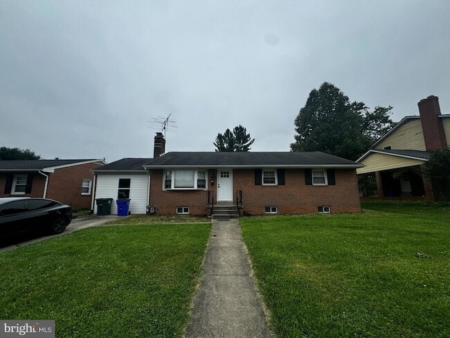 property at 704 Northside Dr