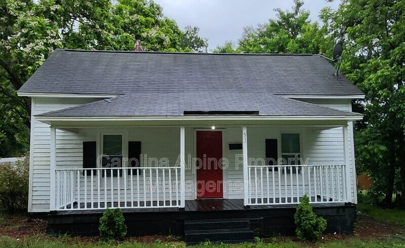 512 S Government St in Lincolnton, NC - Foto de edificio