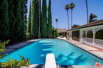 180 Highland Ave in Los Angeles, CA - Building Photo - Building Photo