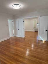 85 Dover Rd in West Hartford, CT - Foto de edificio - Building Photo