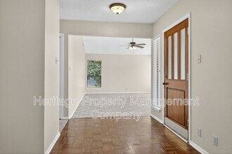 145 E Summit Ave in San Antonio, TX - Building Photo - Building Photo