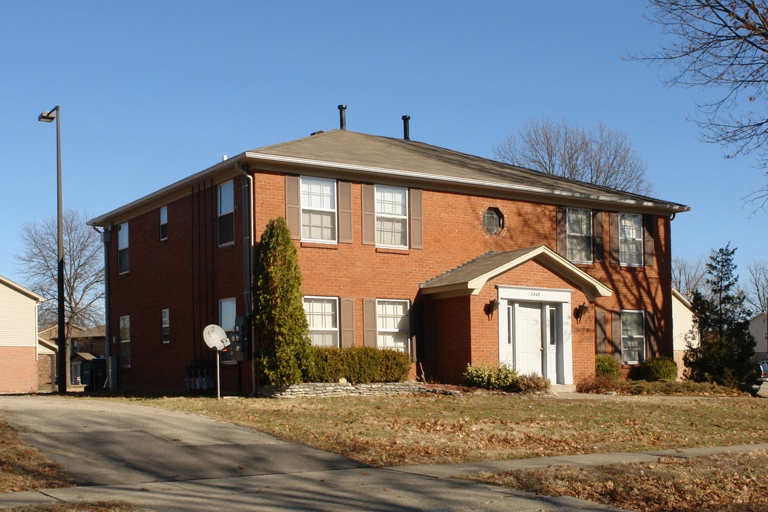 7309 Garrison Rd in Louisville, KY - Foto de edificio