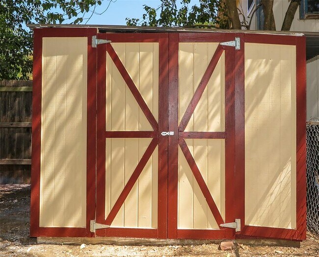 1312 Pine St in Georgetown, TX - Building Photo - Building Photo