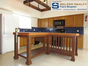 11900 Hewlett and Sturtevant Rd in Hopland, CA - Building Photo - Building Photo