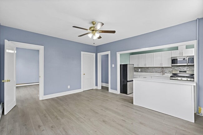 209 Danforth Ave in Jersey City, NJ - Building Photo - Building Photo