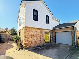 3011 Harbinger Ln in Dallas, TX - Building Photo