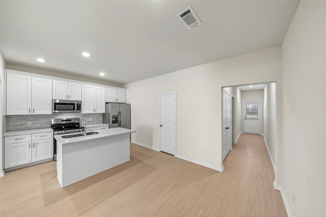 property at 716 W Dallas St