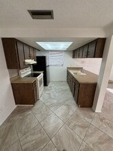 6734 Amarillo St in Port Richey, FL - Foto de edificio - Building Photo