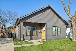 1607 E Terrell Ave in Fort Worth, TX - Building Photo