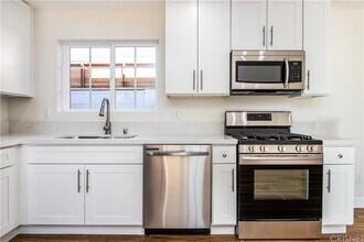 7039 Bevis Ave in Van Nuys, CA - Building Photo - Building Photo