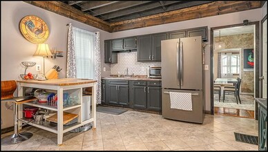 16 Oakland St in Rochester, NY - Building Photo - Building Photo