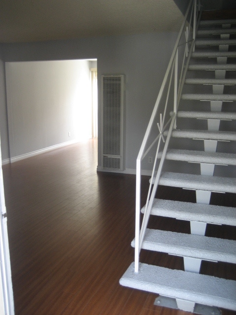 14204 Burbank Blvd in Sherman Oaks, CA - Building Photo - Building Photo