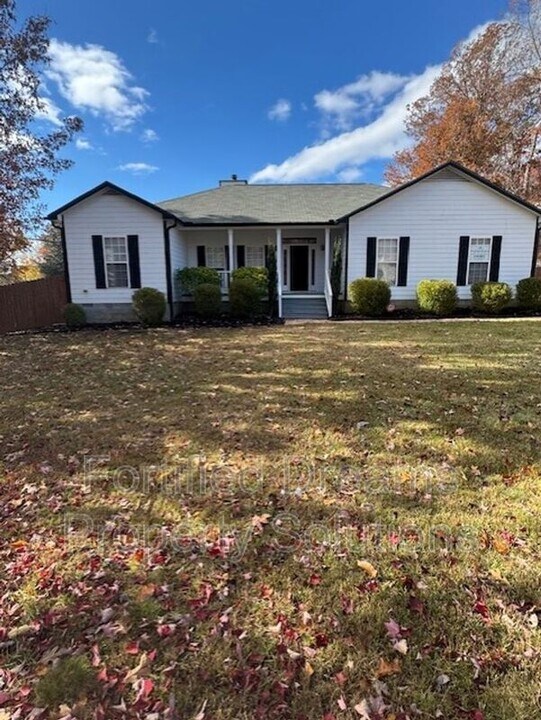 1412 Turfwood Dr in Winston-Salem, NC - Foto de edificio