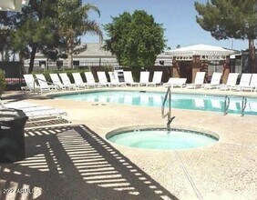 2301 E University Dr in Mesa, AZ - Building Photo - Building Photo