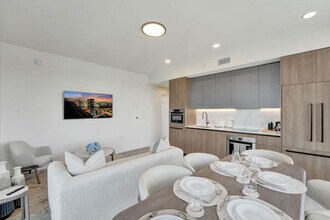 580 72nd St in Miami Beach, FL - Building Photo - Building Photo