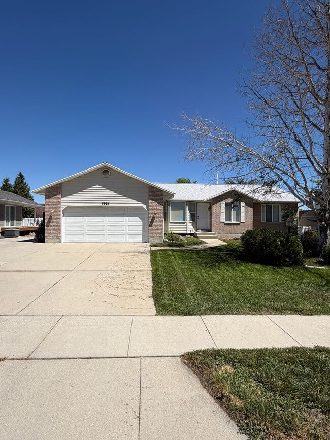 property at 3924 Dunkeld St