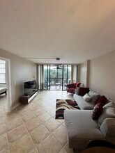 22 Royal Palm Way in Boca Raton, FL - Building Photo - Building Photo