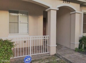 2725 SW 82nd Ave in Miramar, FL - Building Photo - Building Photo