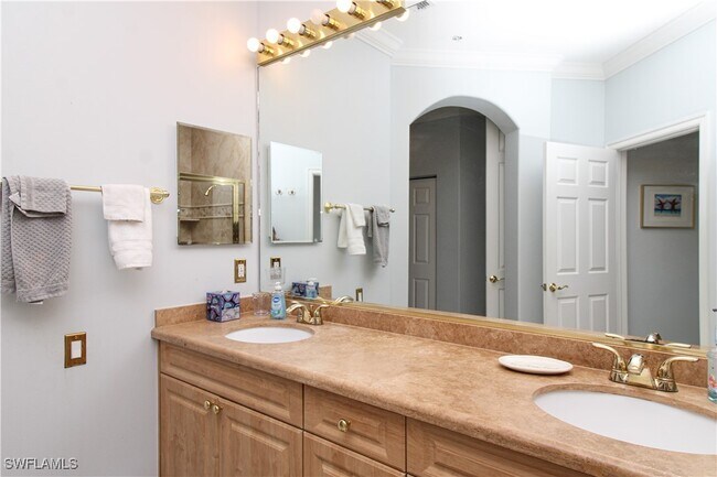 property at 817 Carrick Bend Cir