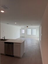 563 River Run Wy in San Antonio, TX - Building Photo - Building Photo