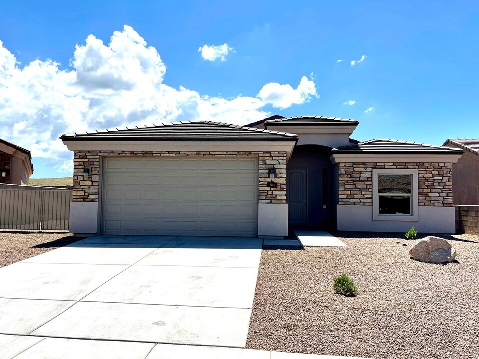 2144 Horsemint Ave in Kingman, AZ - Building Photo