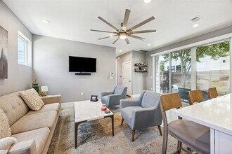 1153 Webberville Rd in Austin, TX - Building Photo - Building Photo