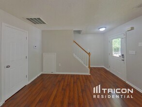 7511 Rolling Meadows Ln in Huntersville, NC - Foto de edificio - Building Photo