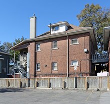 5 Balmoral Ave in Hamilton, ON - Building Photo