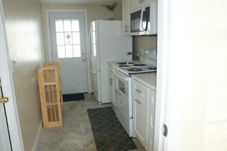 18 Fayette Rd, Unit 2 in Bedford, MA - Building Photo - Building Photo