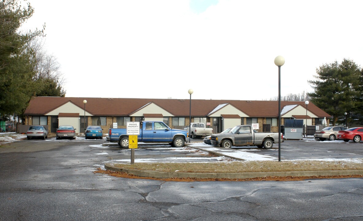 Gates Green Village Apartments in Marietta, OH - Building Photo