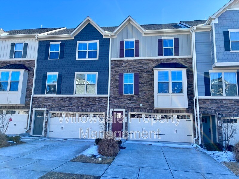 812 Channing Park Cir in Cary, NC - Building Photo