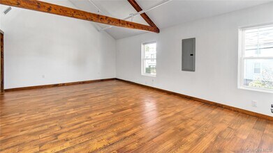 49 Maple Ave in Sea Cliff, NY - Building Photo - Building Photo