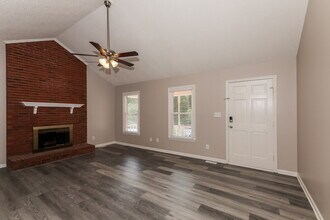 925 Cameron Ct in Monroe, NC - Foto de edificio - Building Photo