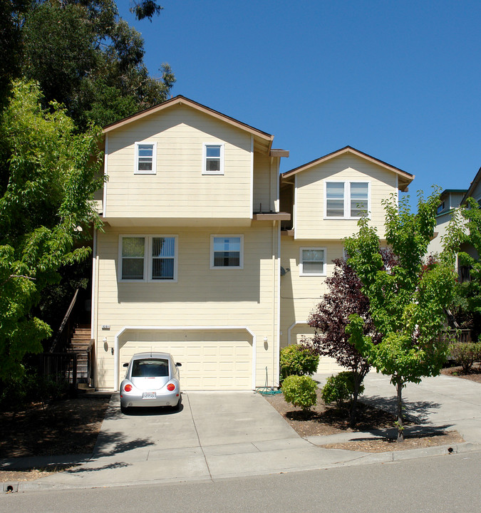 Nielsen Creek in Santa Rosa, CA - Foto de edificio