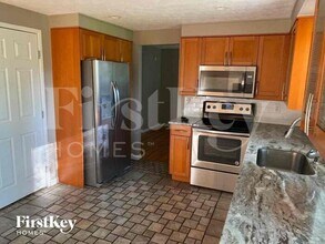 815 Mcdonell Dr in Columbus, OH - Building Photo - Building Photo