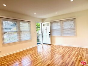 1540 S Carmelina Ave in Los Angeles, CA - Building Photo - Building Photo