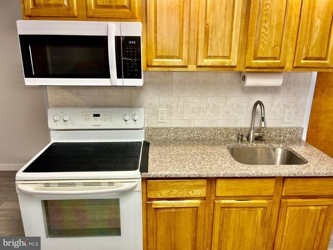 1304 Jackson St in Philadelphia, PA - Building Photo - Building Photo