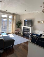 2008 W Erie St, Unit 2W in Chicago, IL - Building Photo - Building Photo