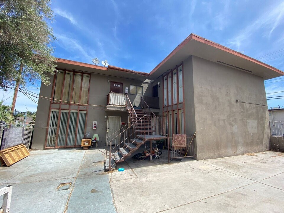 3330 Cambridge St in Las Vegas, NV - Building Photo