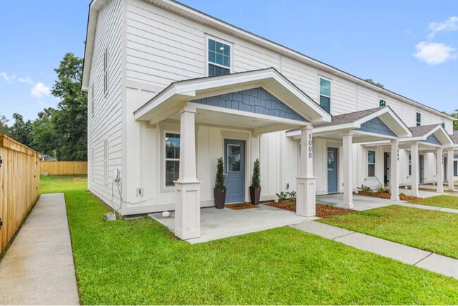 property at 1016 Middle Ln