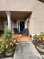 13713 SW 171st Ln in Miami, FL - Building Photo