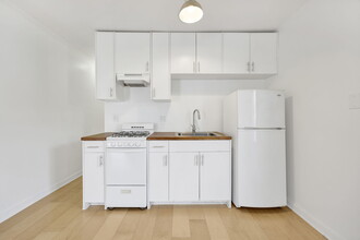 2322 Berkeley Ave, Unit #A in Los Angeles, CA - Building Photo - Building Photo