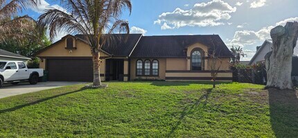 2722 SW District Ave in Port St. Lucie, FL - Building Photo - Building Photo