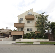 945 N Hudson Ave in Los Angeles, CA - Building Photo - Building Photo