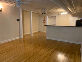 2105 N Charles St, Unit Unit 1 in Baltimore, MD - Building Photo