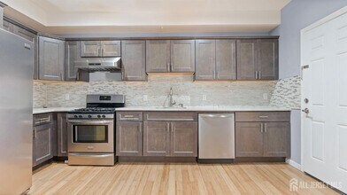 40 Schalk St in Newark, NJ - Building Photo - Building Photo